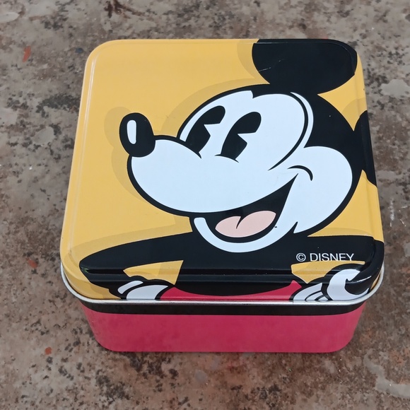 DISNEY MICKEY MOUSE COLLECTORS BRACELET - Picture 1 of 5